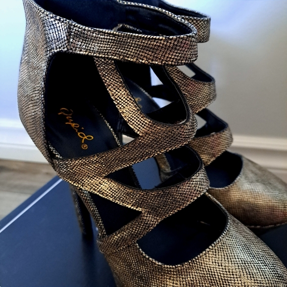 Qupid | Champagne lizard pu ~ gold , silver ,black strapy platform high Heel - Picture 7 of 9